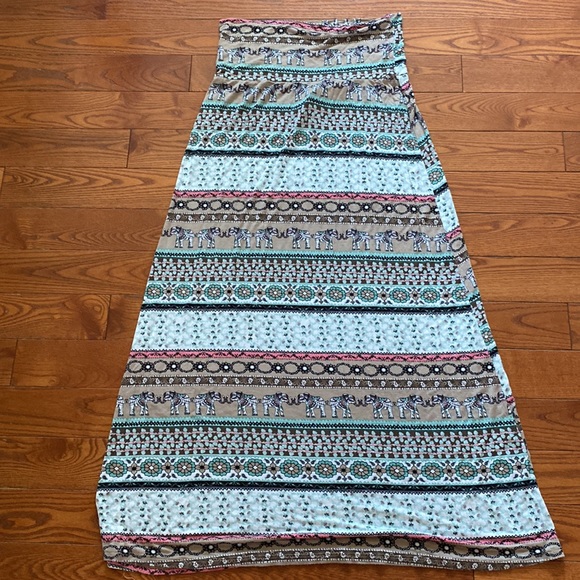 Cantata maxi skirt stretchy and comfortable. One size. - Picture 2 of 11